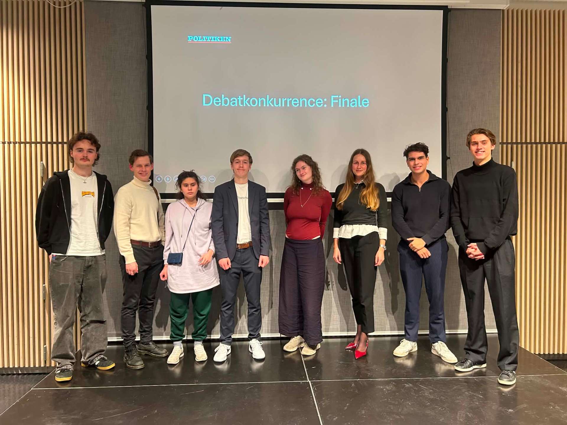 Jonathan Jungfalk with finalists at the Politiken debate competition final